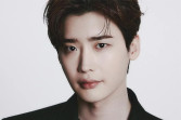 Lee Jong-suk dalam Perundingan untuk Berperan dalam Drama Baru yang Disutradarai oleh W