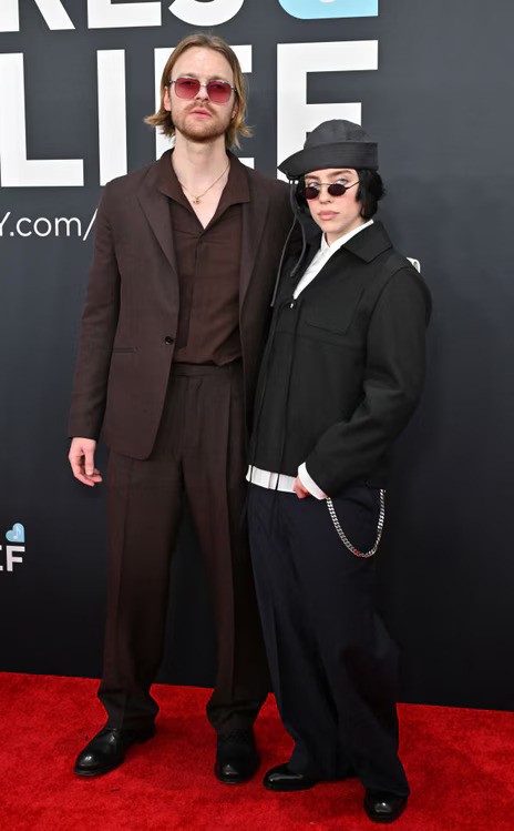 Kakak Billie Eilish, Finneas, Mendesak Basis Penggemar untuk “Berdamai” Setelah Kekalahan di Grammy