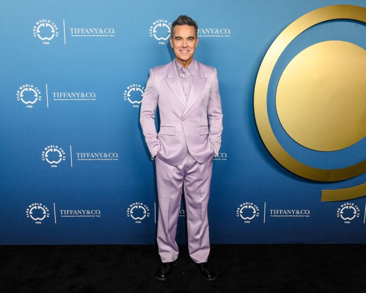 Singer Robbie Williams Shares Scurvy Diagnosis