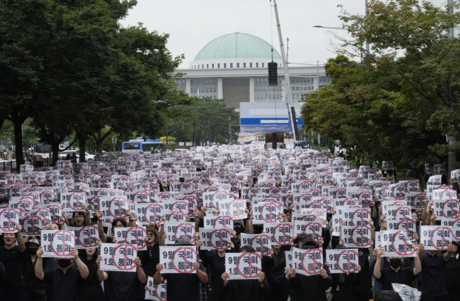 Ribuan Guru Korea Selatan Berkumpul, Desak Pembuatan Undang-Undang Baru untuk Lindungi Mereka dari Orang Tua yang Kasar