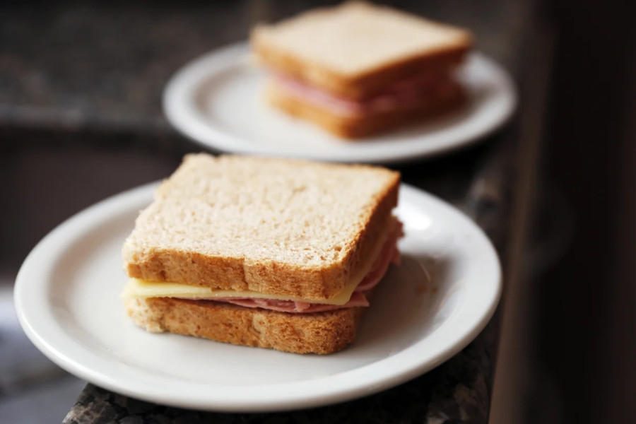 Netizen China Tidak Terkesan dengan Sandwich Ham Anda