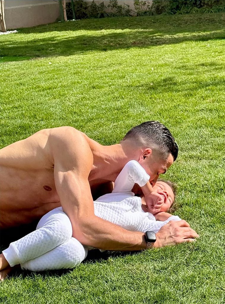 Cristiano Ronaldo dan Georgina Rodriguez Berbagi Pesan Menyentuh di Hari Ulang Tahun ke-3 Putri Bella