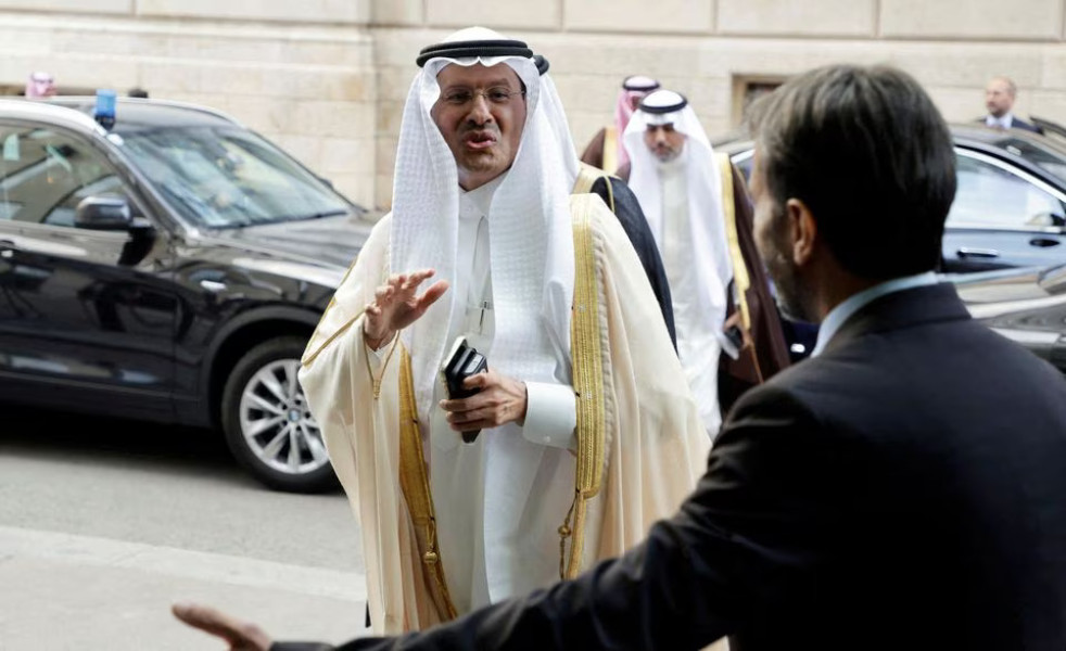 Arab Saudi Mengungkap Pemotongan Minyak Baru Menunjukkan Kerja Tim yang Kuat dengan Rusia