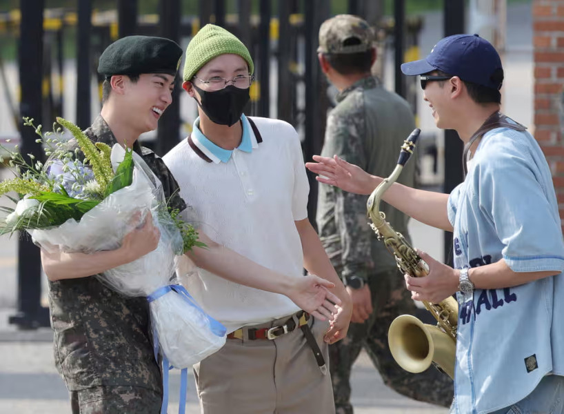 Jin BTS Selesai Menyelesaikan Kebutuhan Militer di Korea Selatan