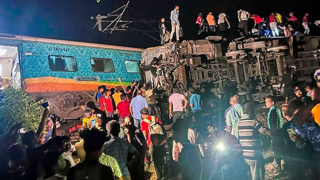 Setidaknya 200 tewas, ratusan terluka dalam kecelakaan kereta api di India