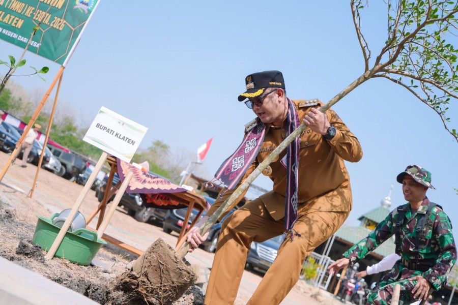 KPK OTT Bupati Klaten Hamenang Wajar Ismoyo, Diduga Terima Suap Proyek dan Beri Uang ke Oknum BPK