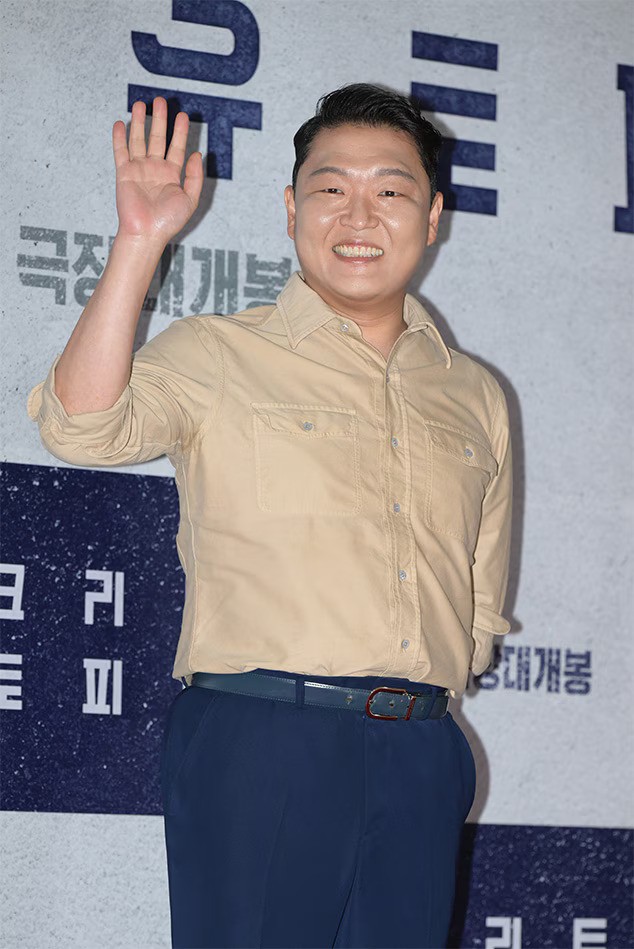 Penyanyi “Gangnam Style” PSY Meminta Maaf Atas Penurunan Berat Badannya