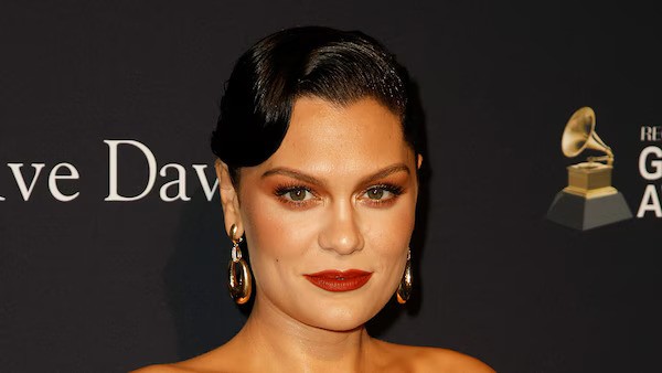 Jessie J Bahas Rumor Kehamilan Hampir 2 Tahun Setelah Sambut Bayi Laki-Laki