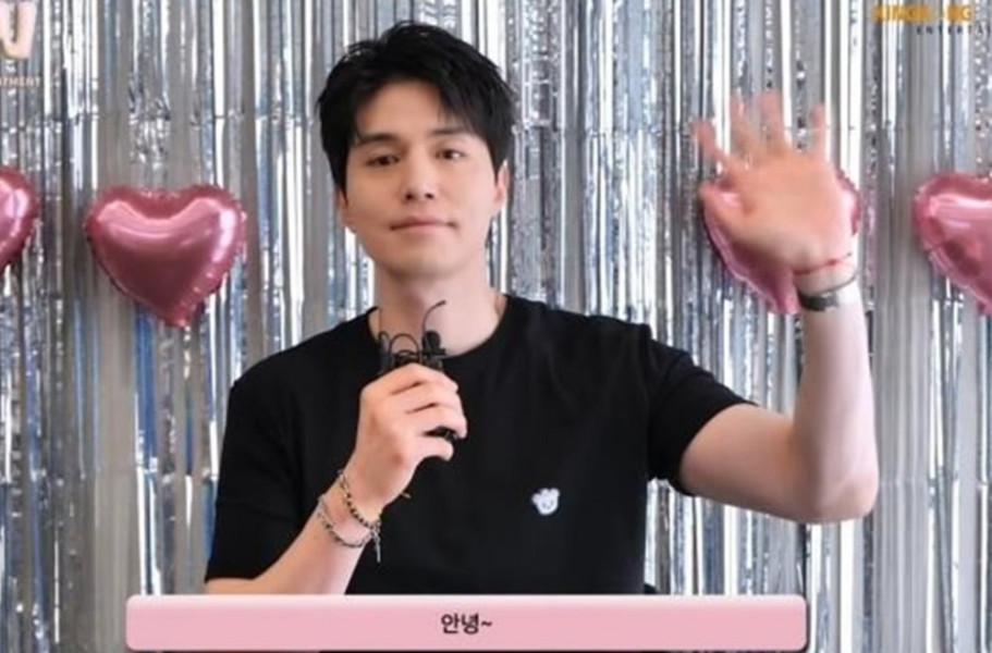 Lee Dong-wook Akan Meluncurkan Klub Penggemar Resmi Setelah 25 Tahun di Industri