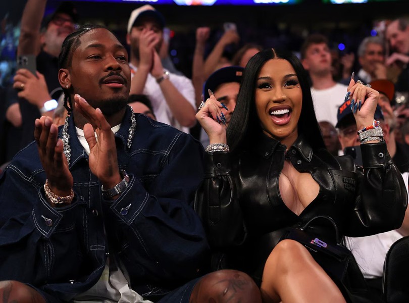 Cardi B dan Stefon Diggs Konfirmasi Hubungan Asmara Saat Kencan di Pinggir Jalan