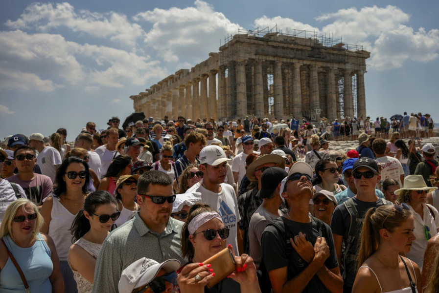 Wisatawan Memadati Destinasi Populer di Eropa, Didukung oleh Wisatawan Amerika
