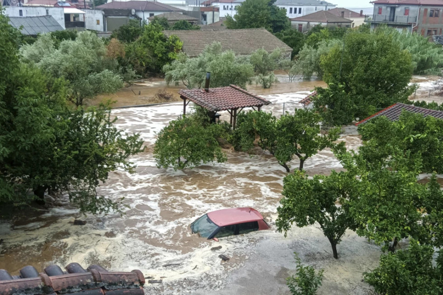 Badai Hujan Lebat Picu Banjir di Yunani Tengah, 1 Orang Meninggal. Polisi Terapkan Larangan Lalu Lintas